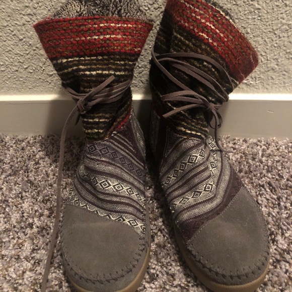 Tom’s Nepal Aztec Boots - Picture 2 of 5